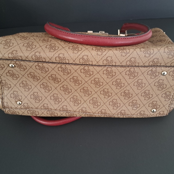 Guess Handbag - Picture 8 of 15
